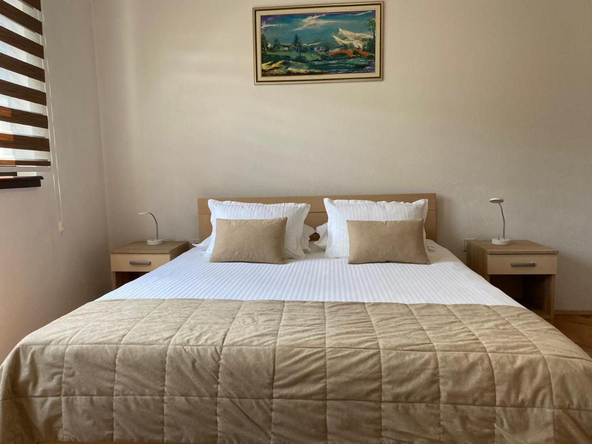 Ajna Apartment